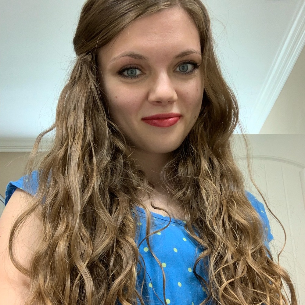 Meet your Posher, Lia